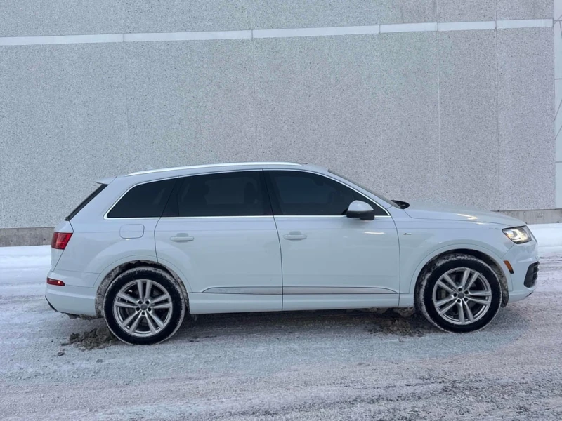 Audi Q7 * 3.0T Progressiv * CARFAX * ЦЕНА ДО БГ, снимка 4 - Автомобили и джипове - 53305020