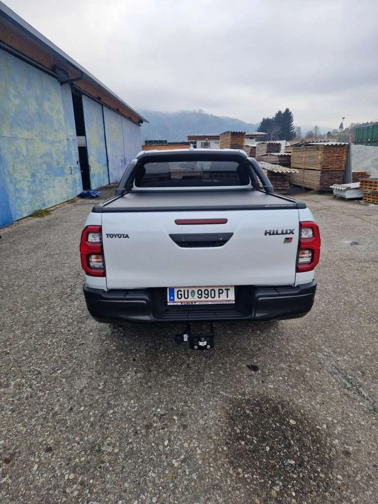 Toyota Hilux GR Sport, снимка 2 - Автомобили и джипове - 48531267