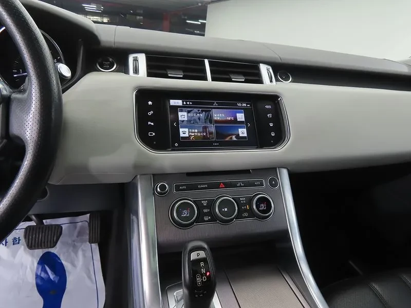 Land Rover Range Rover Sport 3.0D, снимка 10 - Автомобили и джипове - 54500555