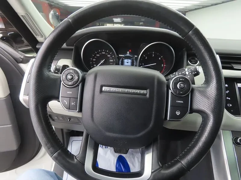 Land Rover Range Rover Sport 3.0D, снимка 8 - Автомобили и джипове - 54500555