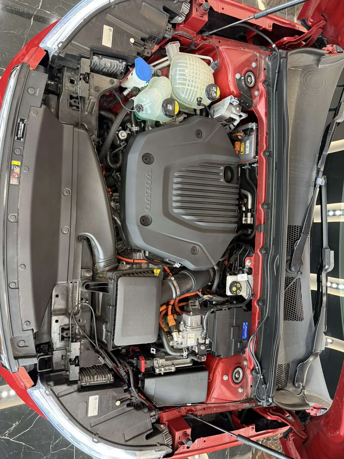 Volvo XC40 plug in hybrid - изображение 10