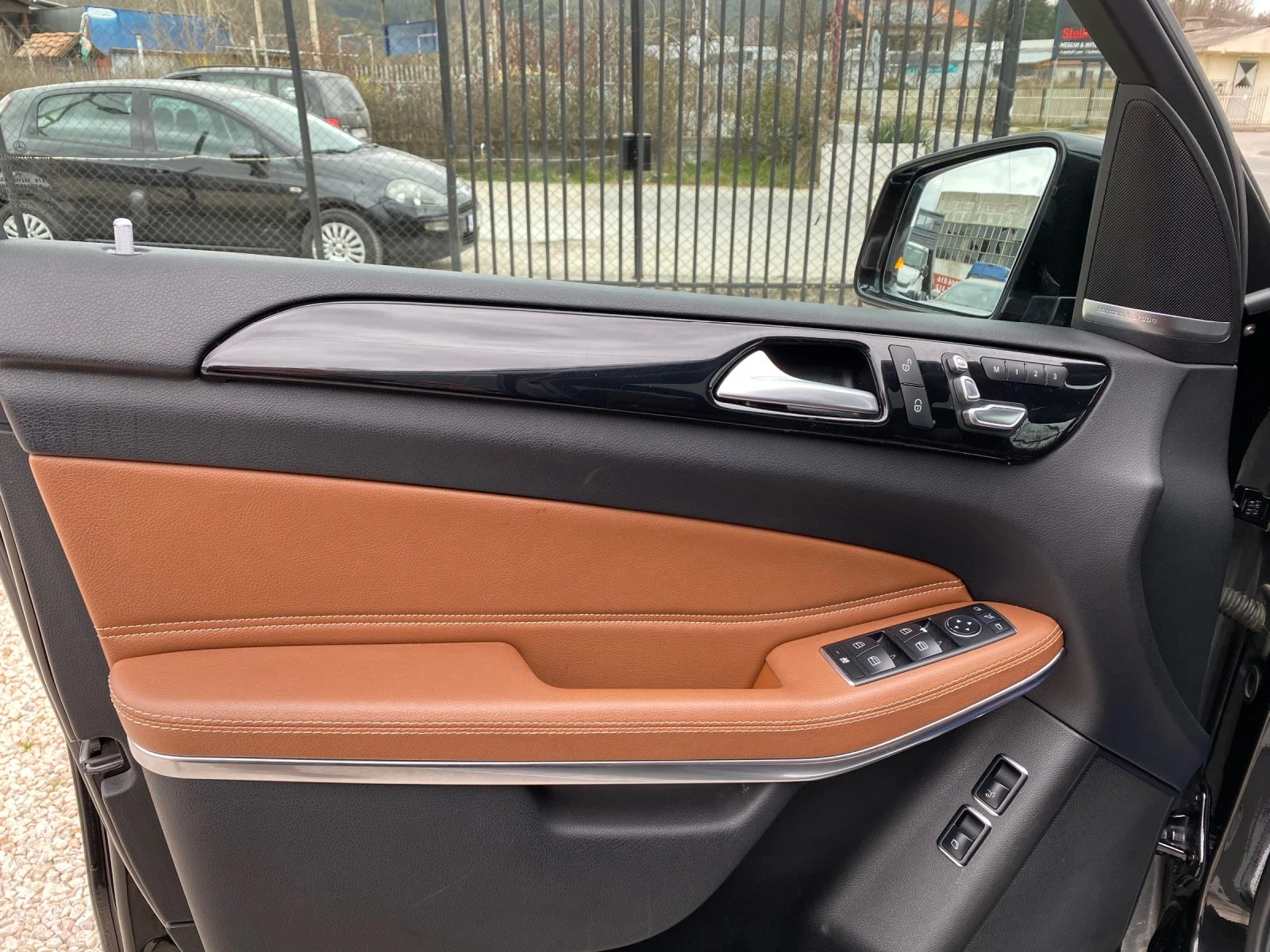 Mercedes-Benz GLS 500  ! AMG/7MESTA/TVx3/DISTR/360CAM/ОБДУХ/PANO/, снимка 11 - Автомобили и джипове - 53583493