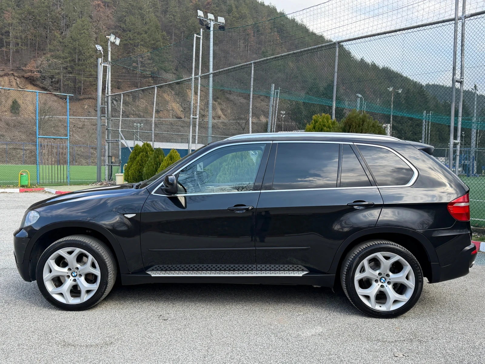 BMW X5 3.0D 235кс Много Запазен, снимка 3 - Автомобили и джипове - 53725459