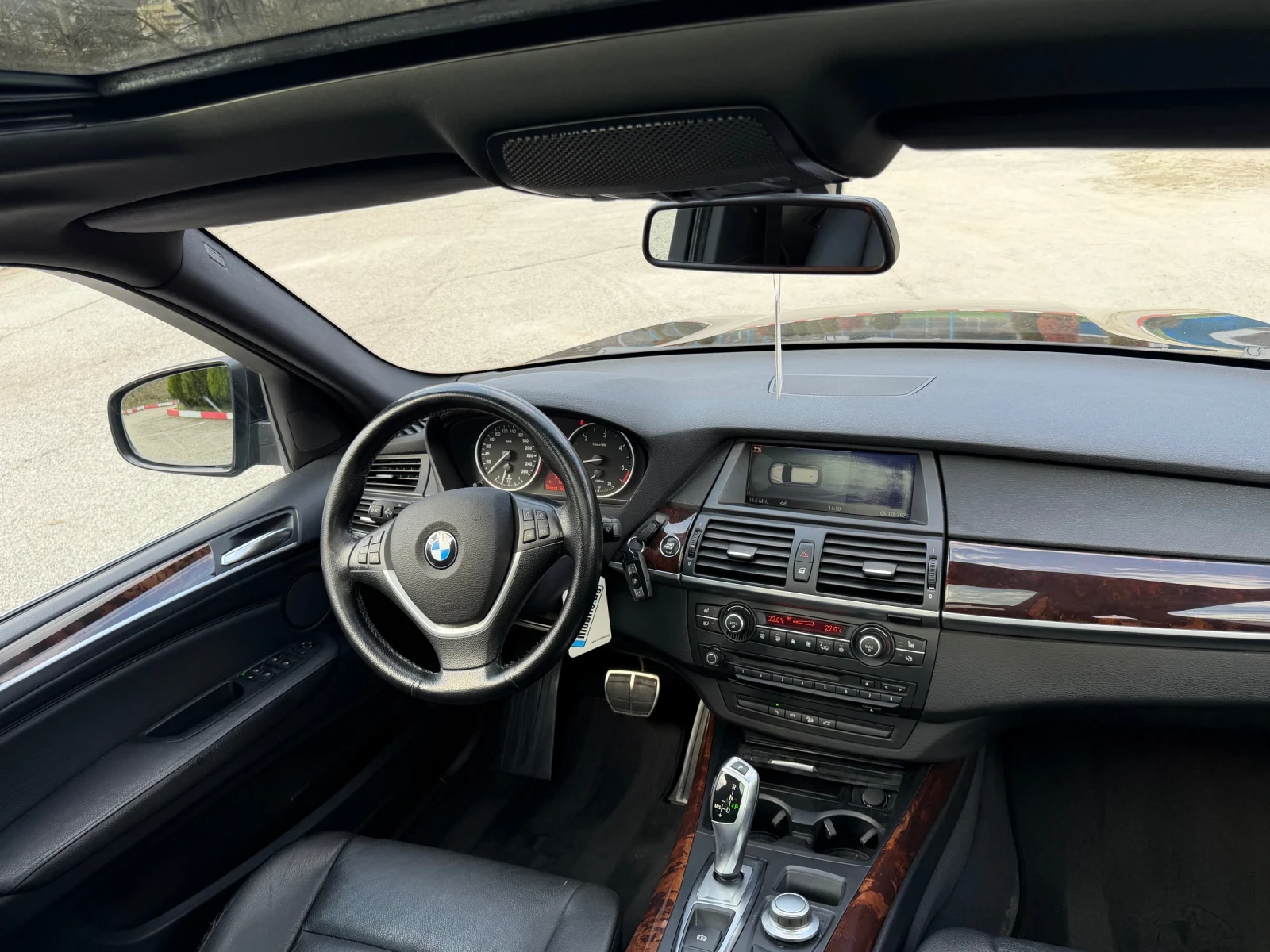 BMW X5 3.0D 235кс Много Запазен, снимка 12 - Автомобили и джипове - 53725459