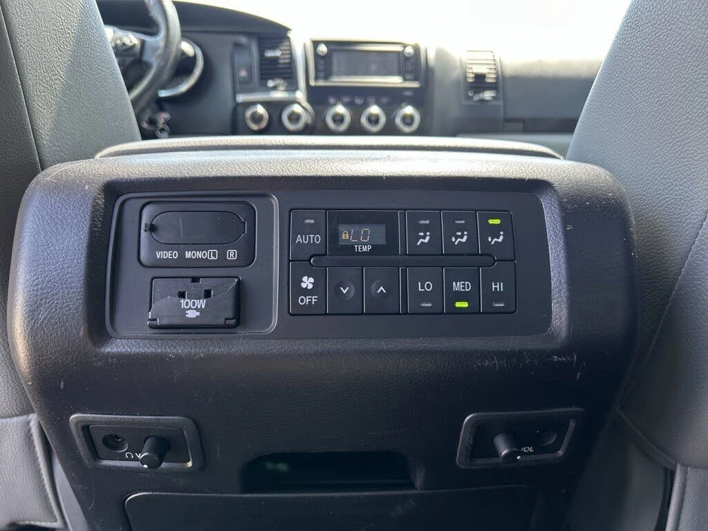 Toyota Sequoia PLATINUM* JBL* ПОДГРЕВ* ОБДУХВАНЕ* КАМЕРА* , снимка 17 - Автомобили и джипове - 54457465