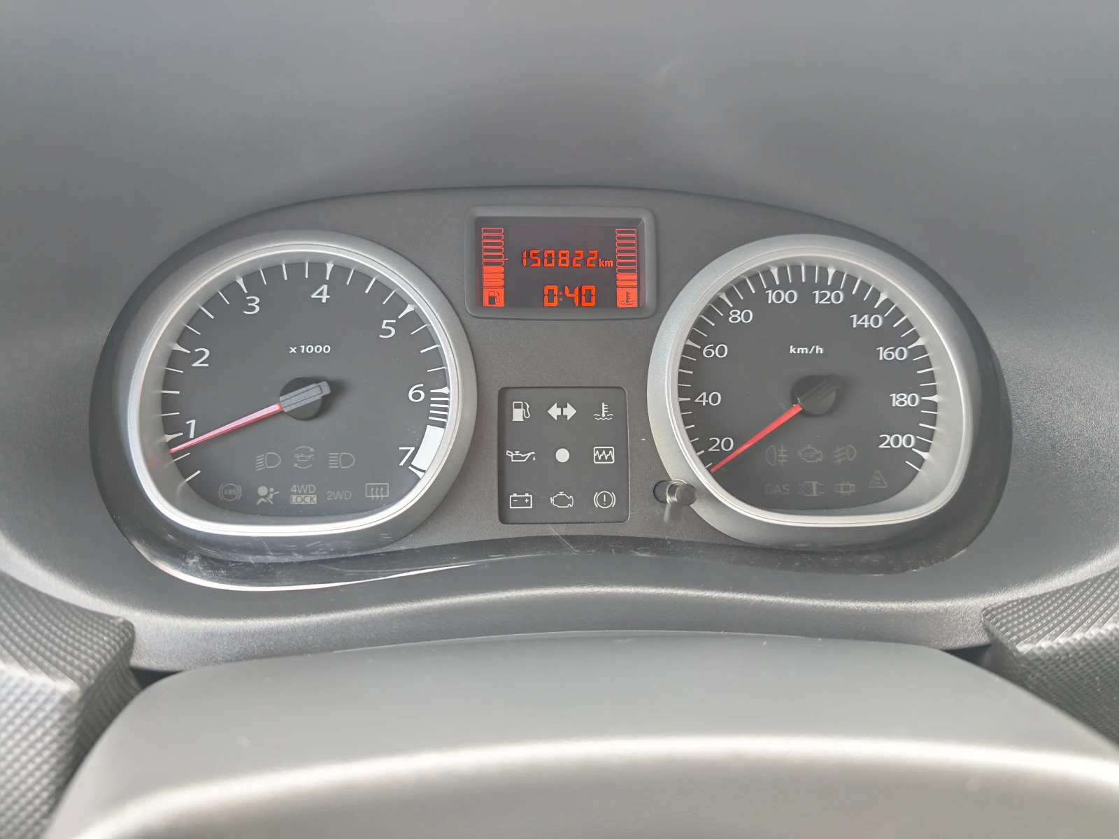 Dacia Duster 1.6 BENZIN 105 KN, снимка 13 - Автомобили и джипове - 54607576