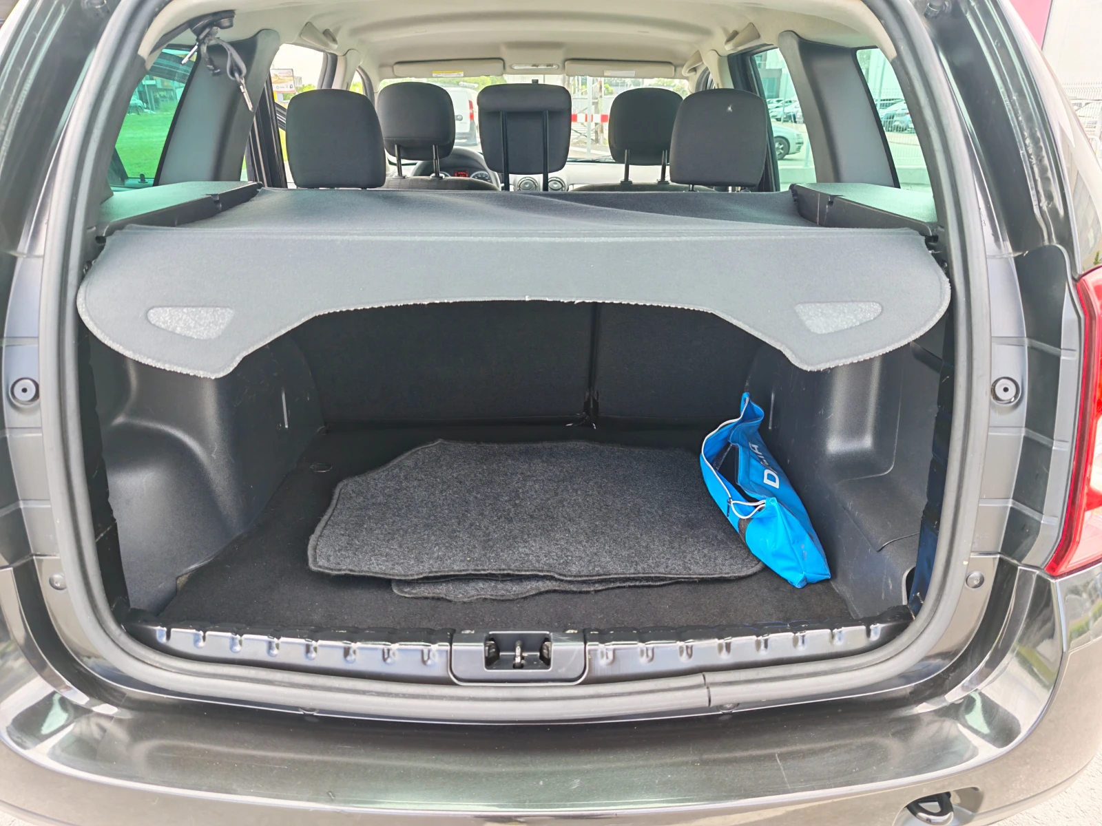 Dacia Duster 1.6 BENZIN 105 KN, снимка 17 - Автомобили и джипове - 54607576