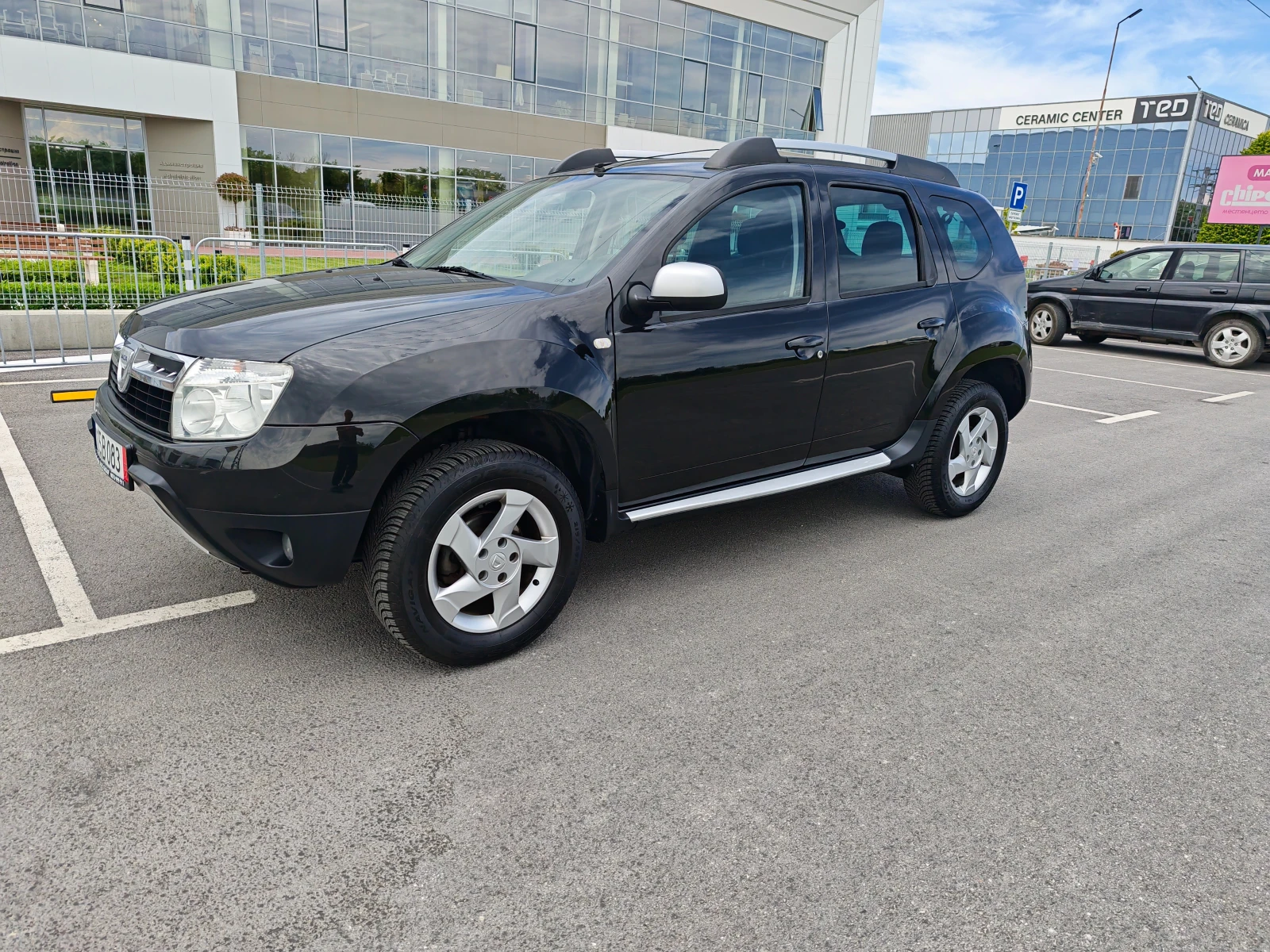 Dacia Duster 1.6 BENZIN 105 KN, снимка 2 - Автомобили и джипове - 54607576