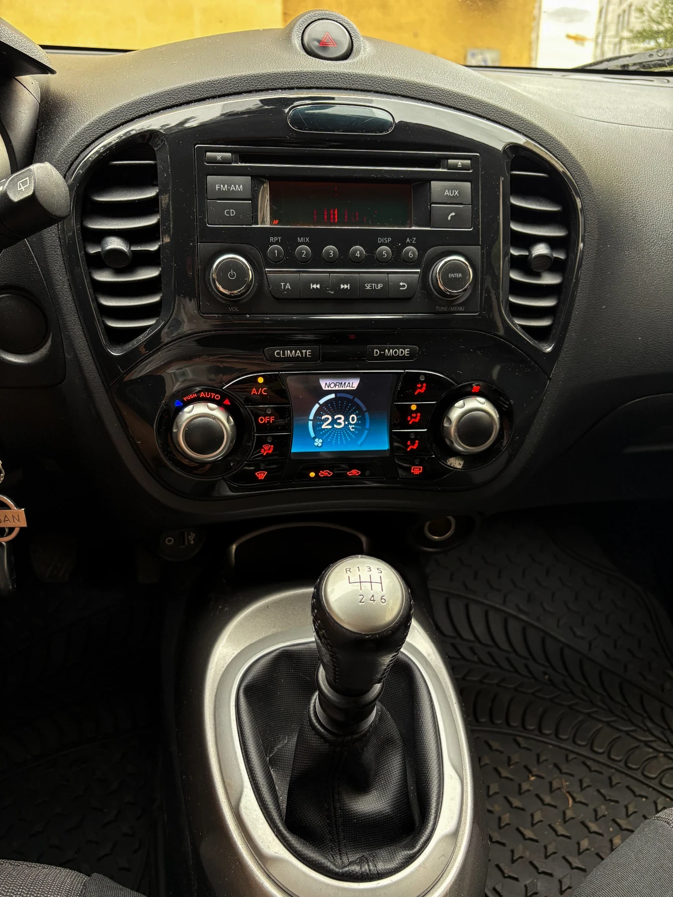 Nissan Juke, снимка 7 - Автомобили и джипове - 55904814