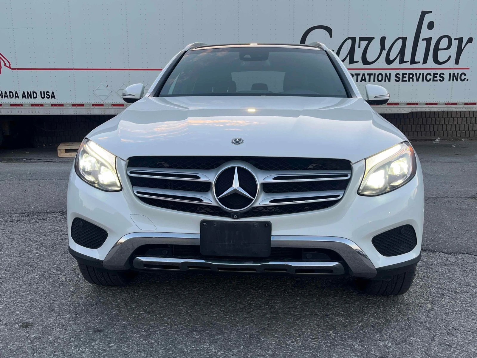 Mercedes-Benz GLC 300 * АВТОКРЕДИТ * ГЛАВНО ПРЕДСТАВИТЕЛСТВО, снимка 2 - Автомобили и джипове - 55970258