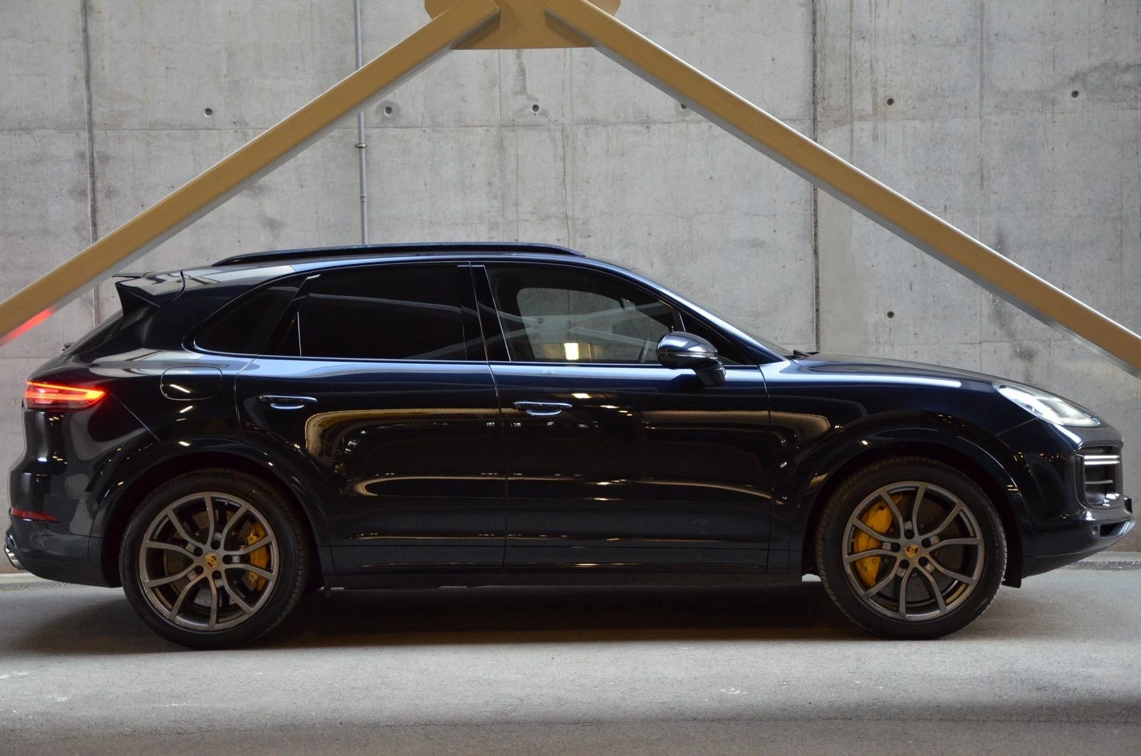 Porsche Cayenne Turbo/Готов Лизинг, снимка 4 - Автомобили и джипове - 56566433