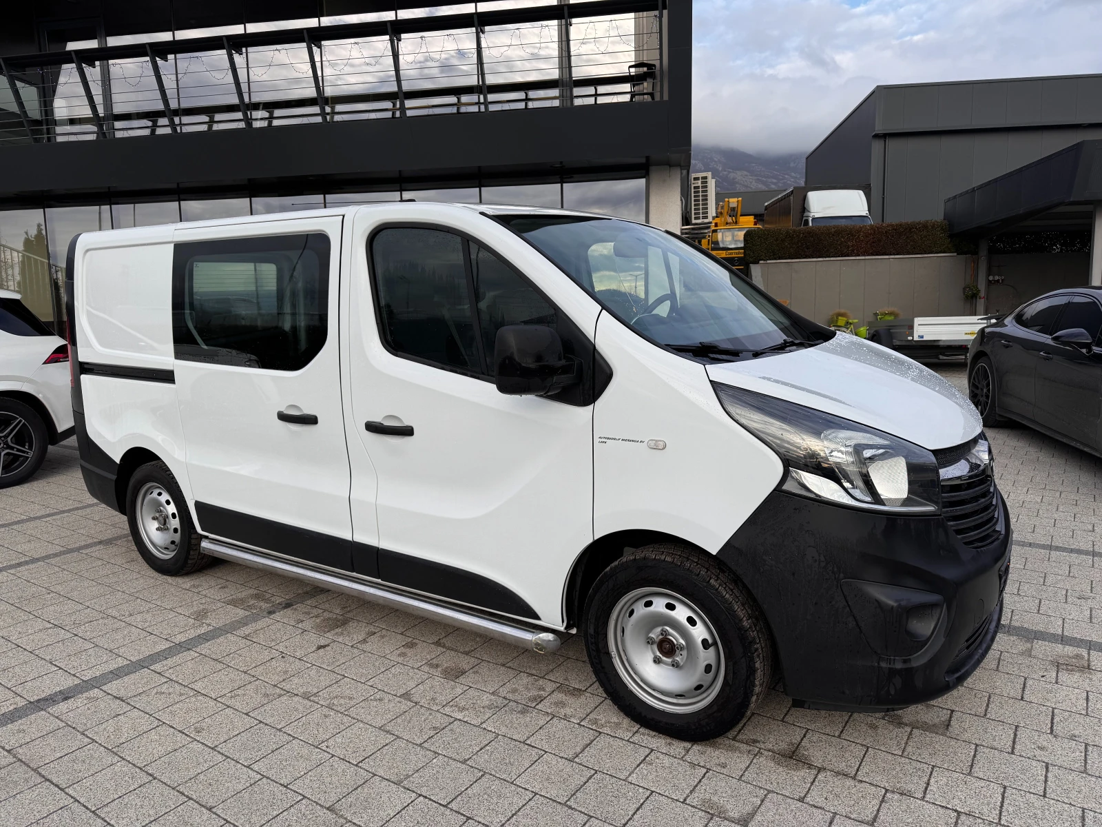 Opel Vivaro 1.6Bi-Turbo Клима  - изображение 2