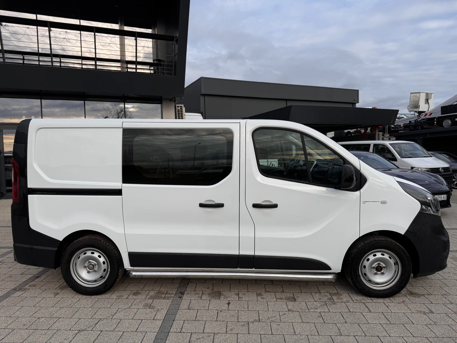 Opel Vivaro 1.6Bi-Turbo Клима  - изображение 7