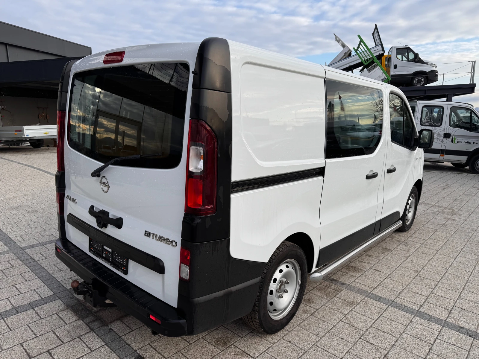 Opel Vivaro 1.6Bi-Turbo Клима  - изображение 6