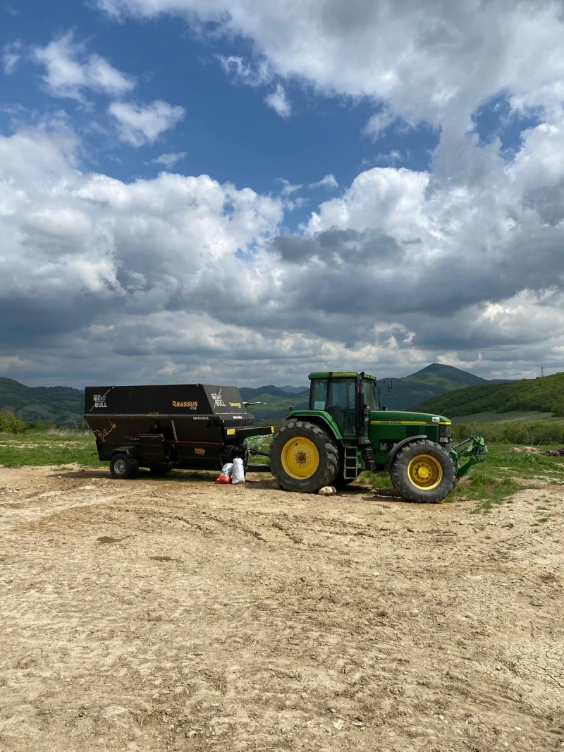 Трактор John Deere 7600, снимка 4 - Селскостопанска техника - 52006341