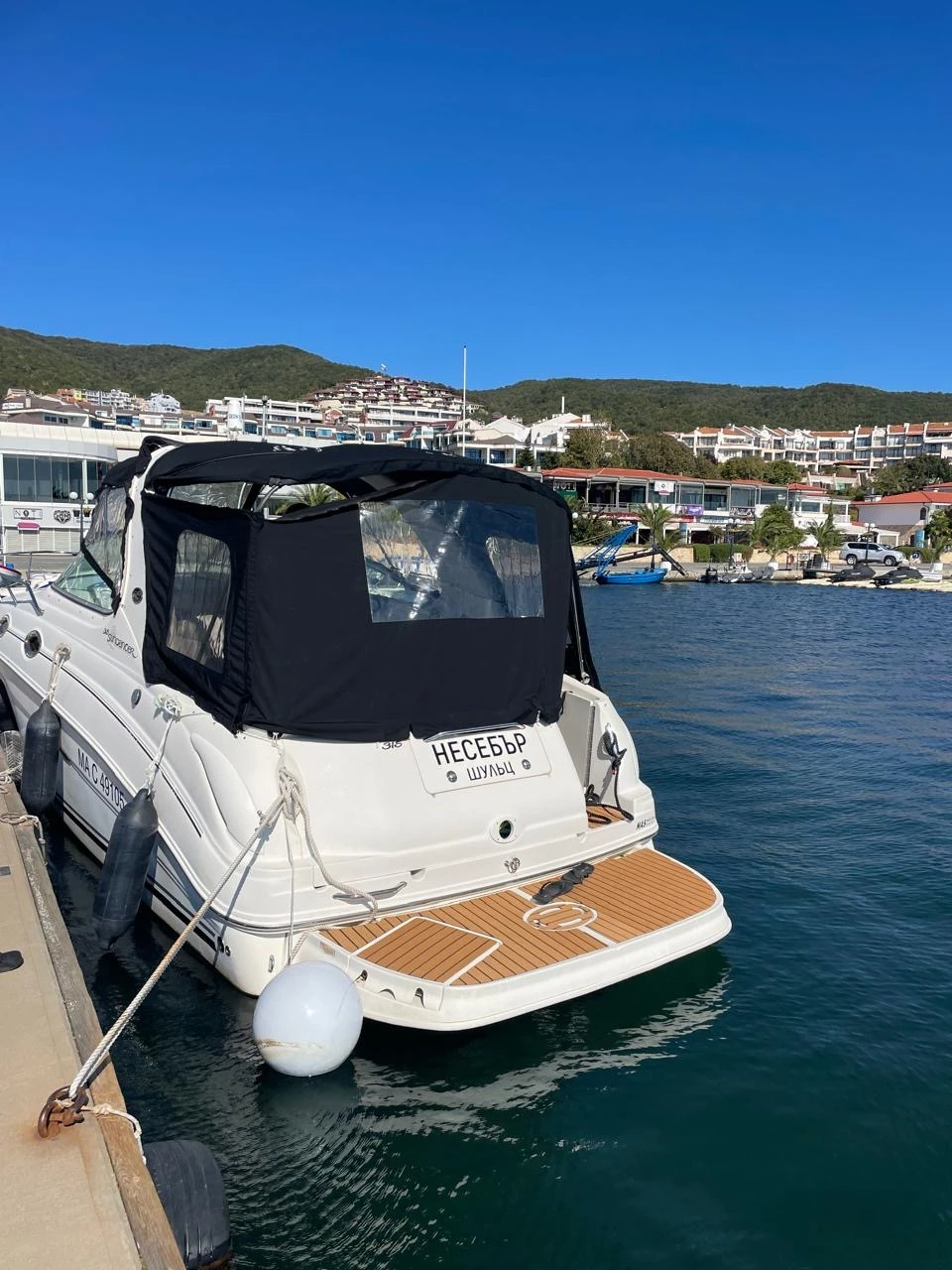 Моторна яхта Sea Ray 315