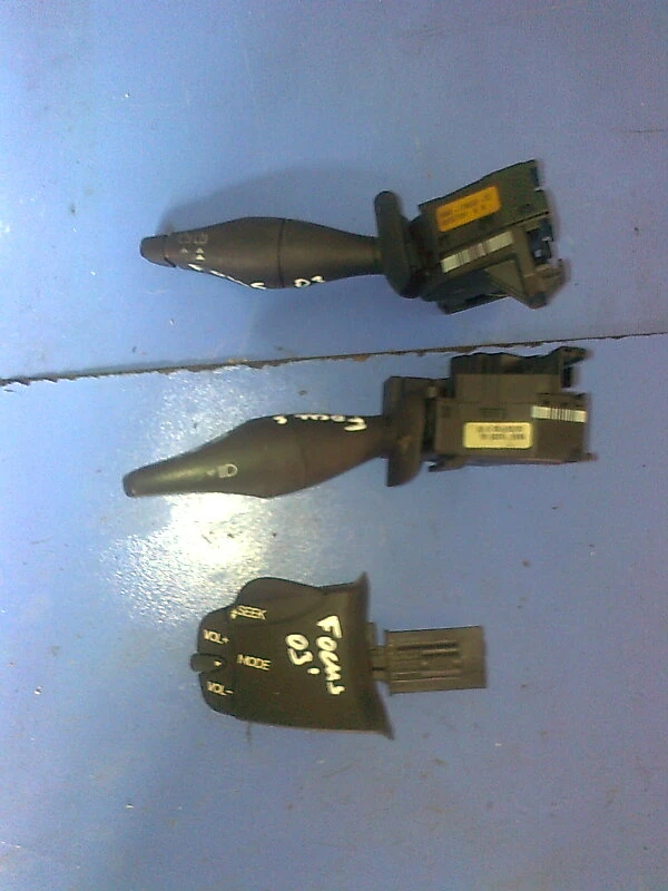 ключ фарове, мигачи, чистачки за Форд Фокус 1.8TDCI 03г. 