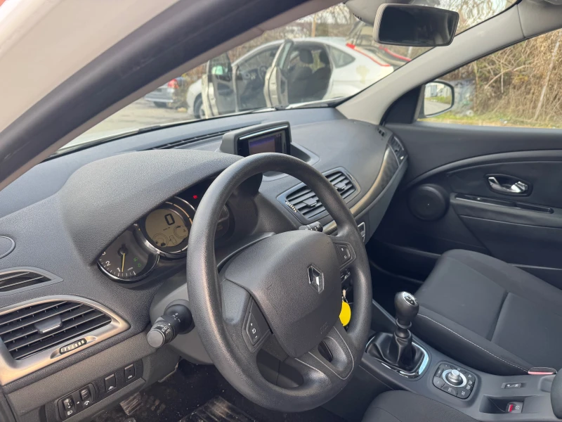 Renault Megane 1.5 DCI EURO 5B NAVI, снимка 9 - Автомобили и джипове - 48359464