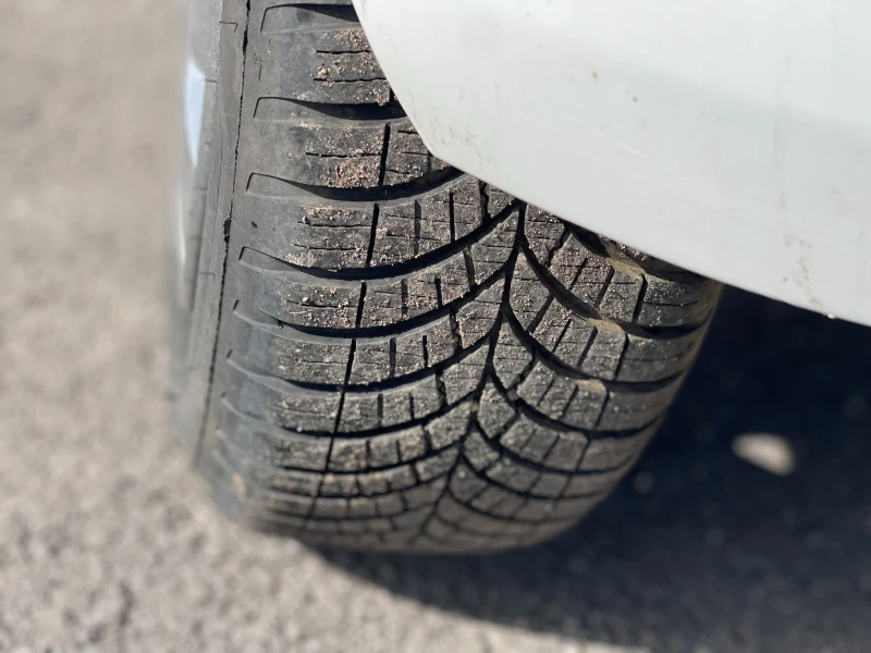 Renault Clio 1.2i , снимка 9 - Автомобили и джипове - 50030042