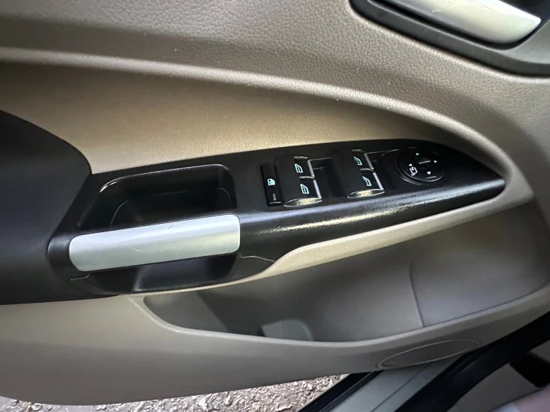 Ford Connect 1.6TDCI* PATNIK* TITANIUM, снимка 12 - Автомобили и джипове - 51736367