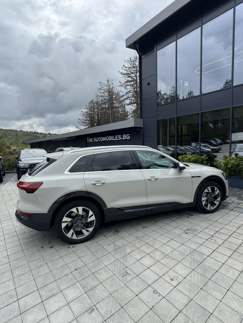 Audi E-Tron, снимка 8 - Автомобили и джипове - 52054793