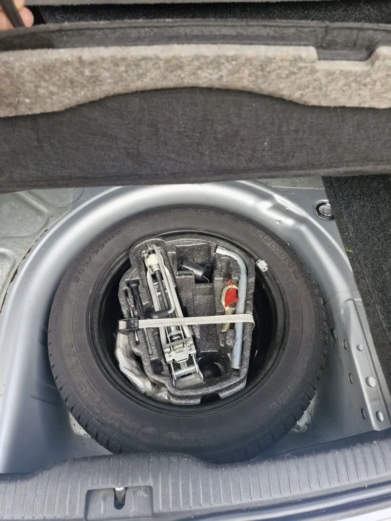 VW Golf, снимка 14 - Автомобили и джипове - 52353362