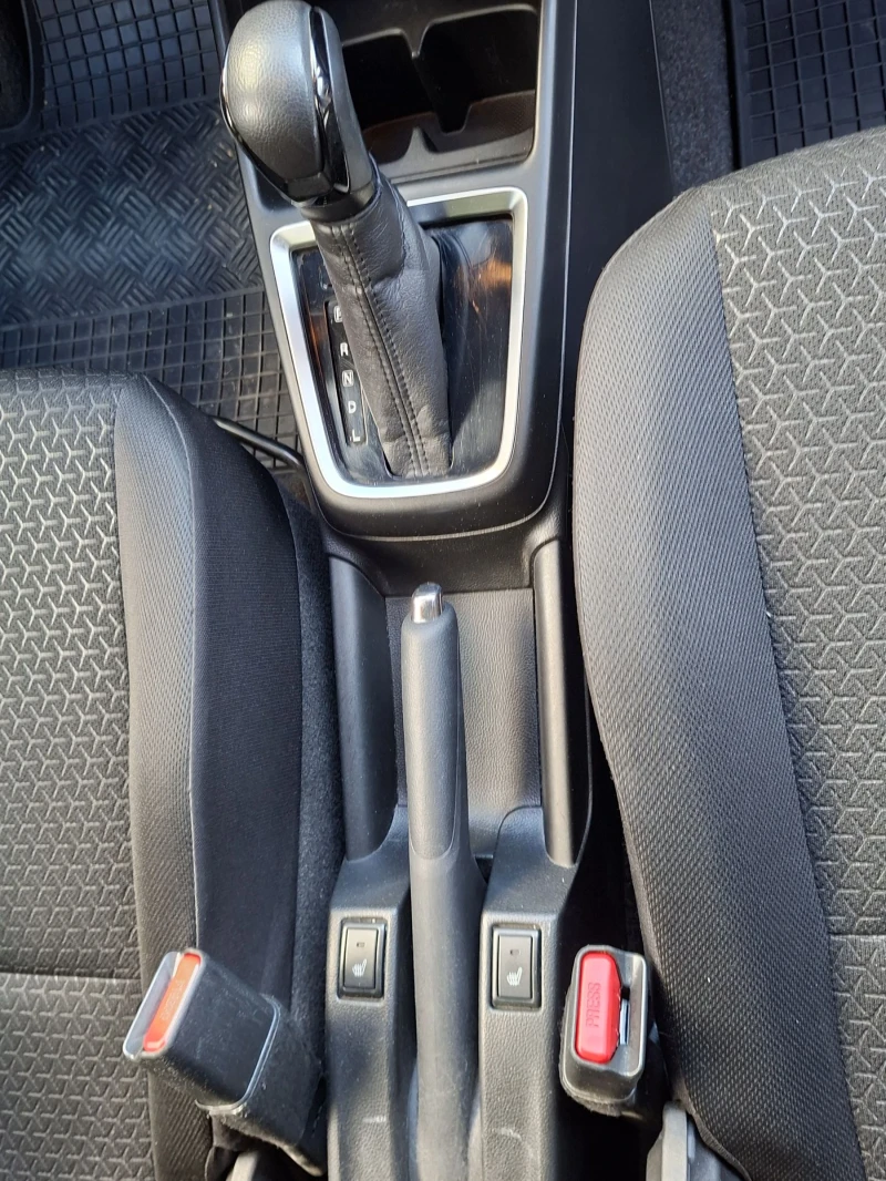 Suzuki Swift, снимка 15 - Автомобили и джипове - 52526396