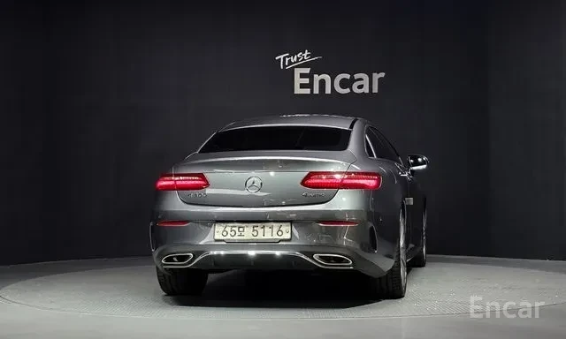 Mercedes-Benz E 400 COUPE * AMG * HEAD UP * ПАНОРАМА * ОБДУХВАНЕ * , снимка 4 - Автомобили и джипове - 56180025