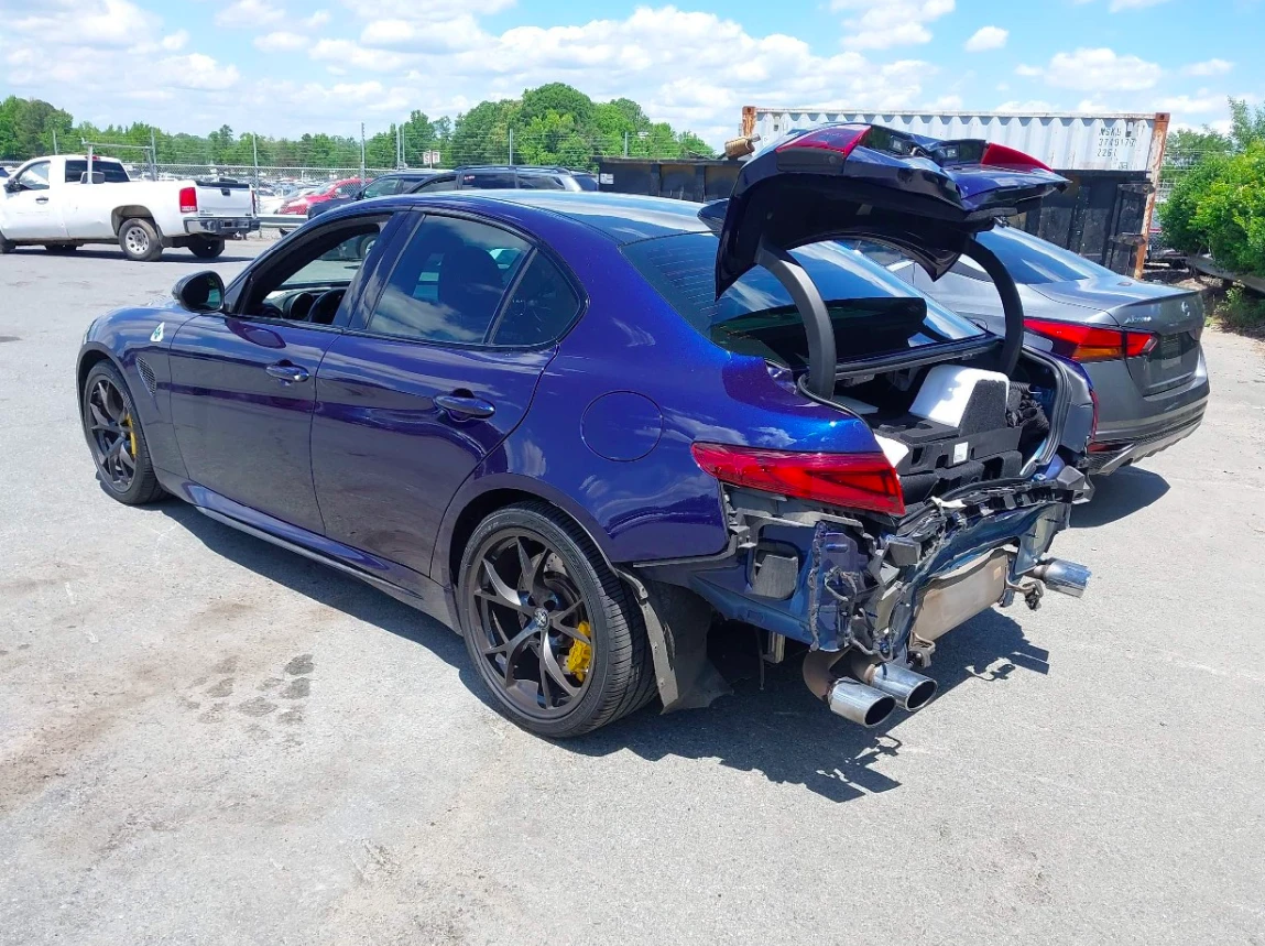 Alfa Romeo Giulia QUADRIFOGLIO RWD - изображение 4
