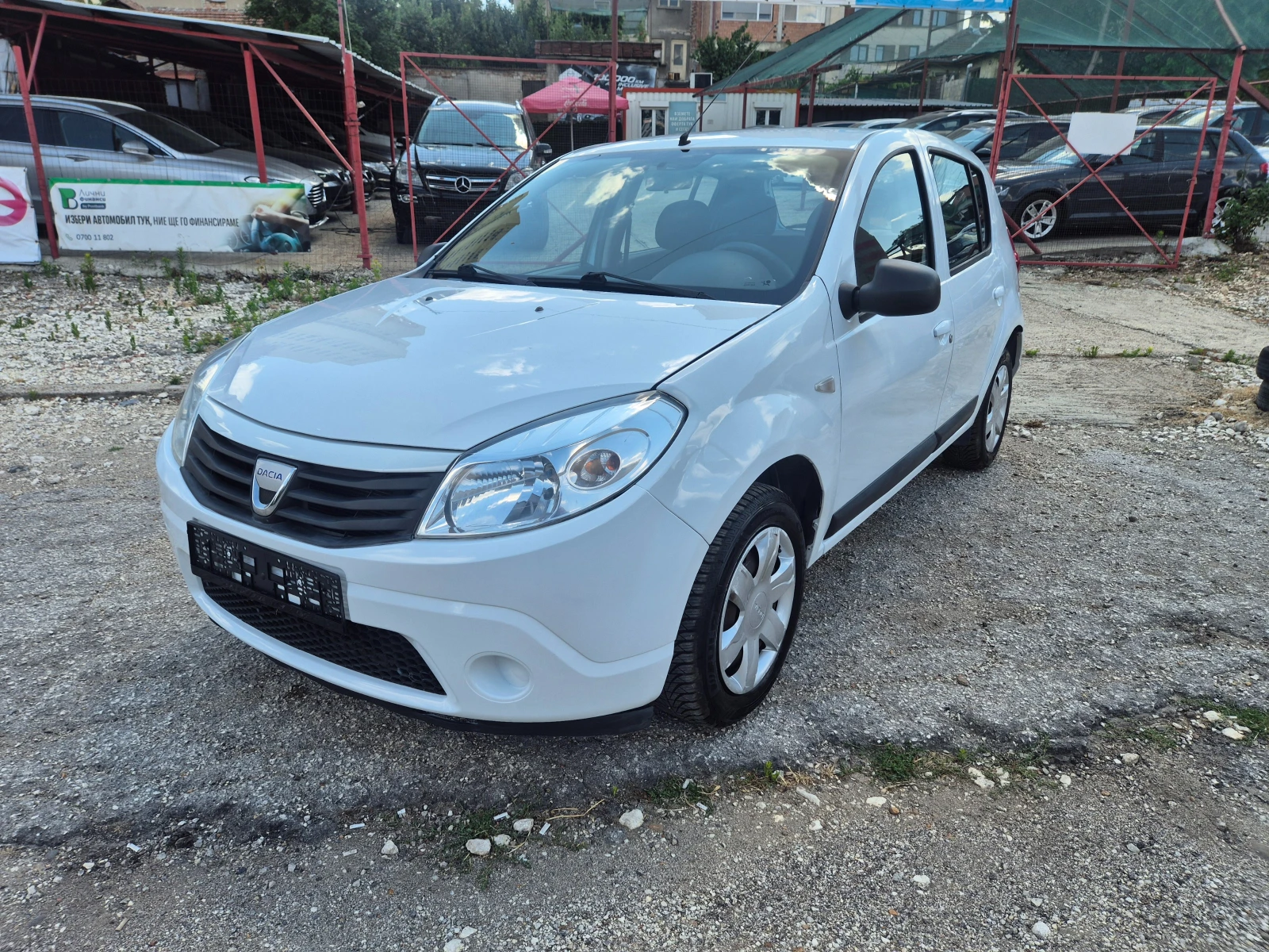 Dacia Sandero 1.4i 75k.s.GAS - изображение 3