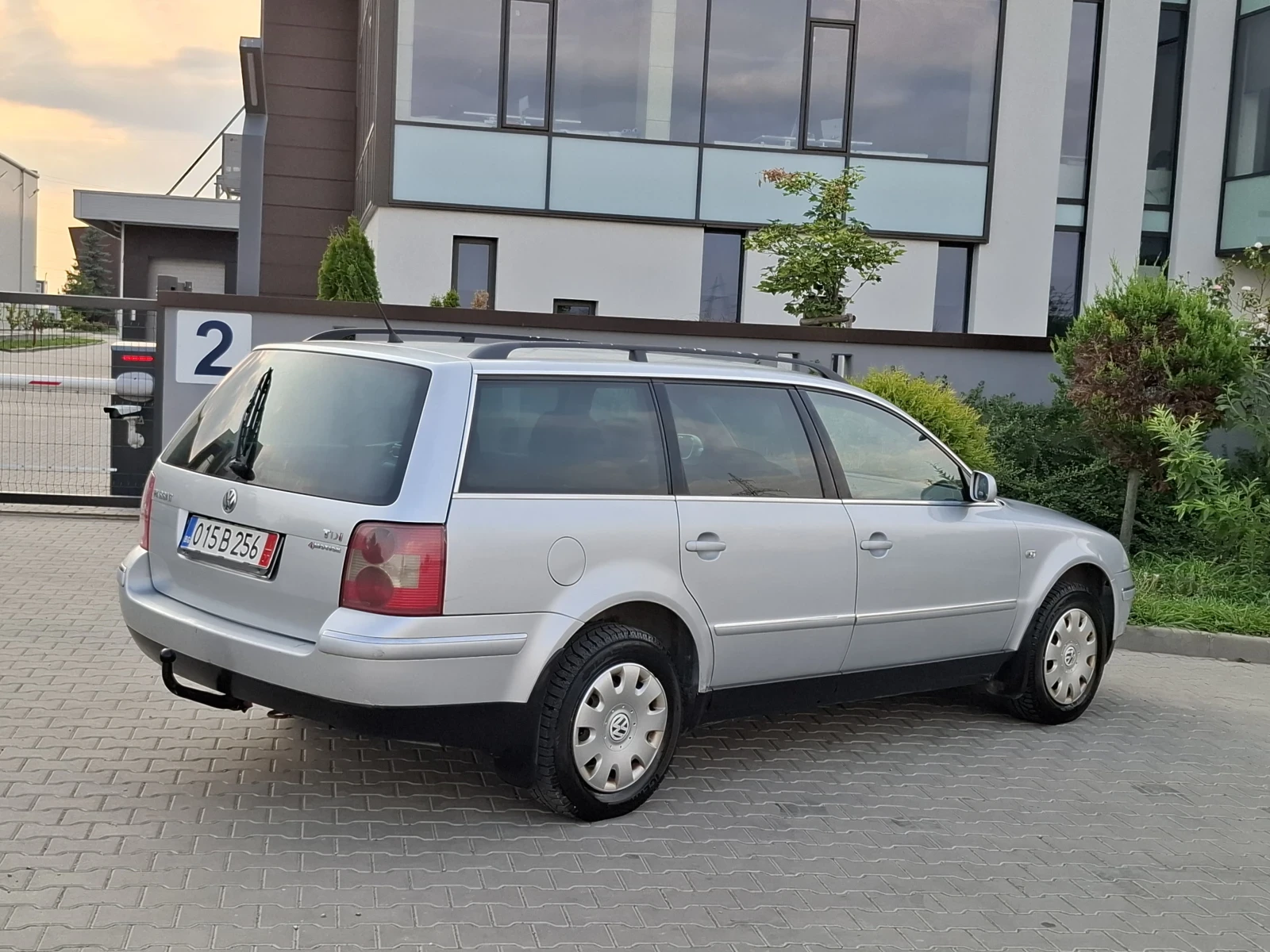 VW Passat 1.9TDI* (131кс)* * HIGHLINE* * 4?4* * 6-СКОРОСТИ*  - изображение 5