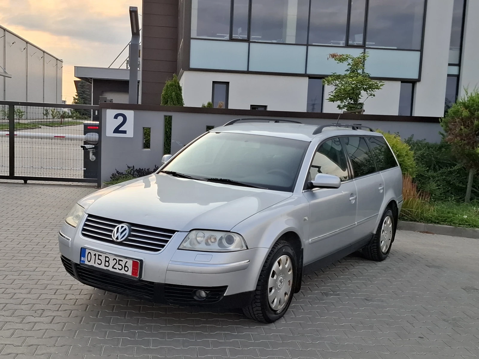 VW Passat 1.9TDI* (131кс)* * HIGHLINE* * 4?4* * 6-СКОРОСТИ*  - изображение 2