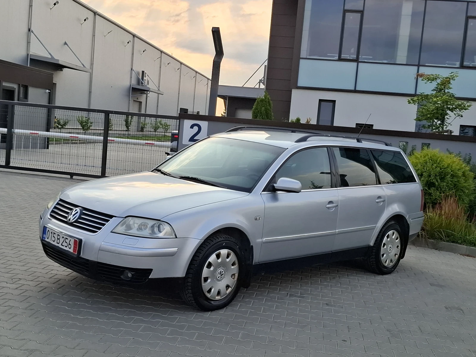 VW Passat 1.9TDI* (131кс)* * HIGHLINE* * 4?4* * 6-СКОРОСТИ*  - изображение 4