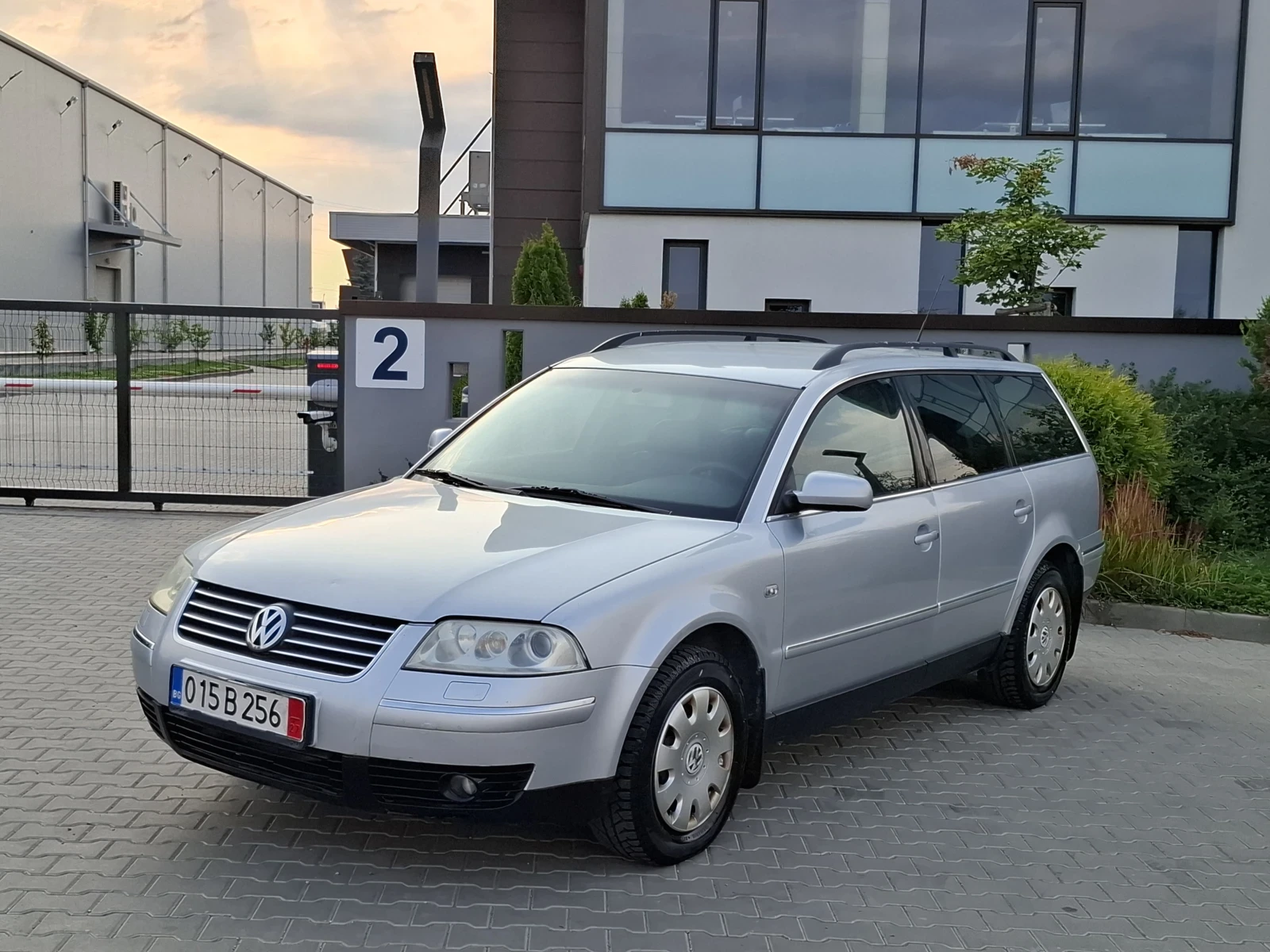 VW Passat 1.9TDI* (131кс)* * HIGHLINE* * 4?4* * 6-СКОРОСТИ*  - изображение 3
