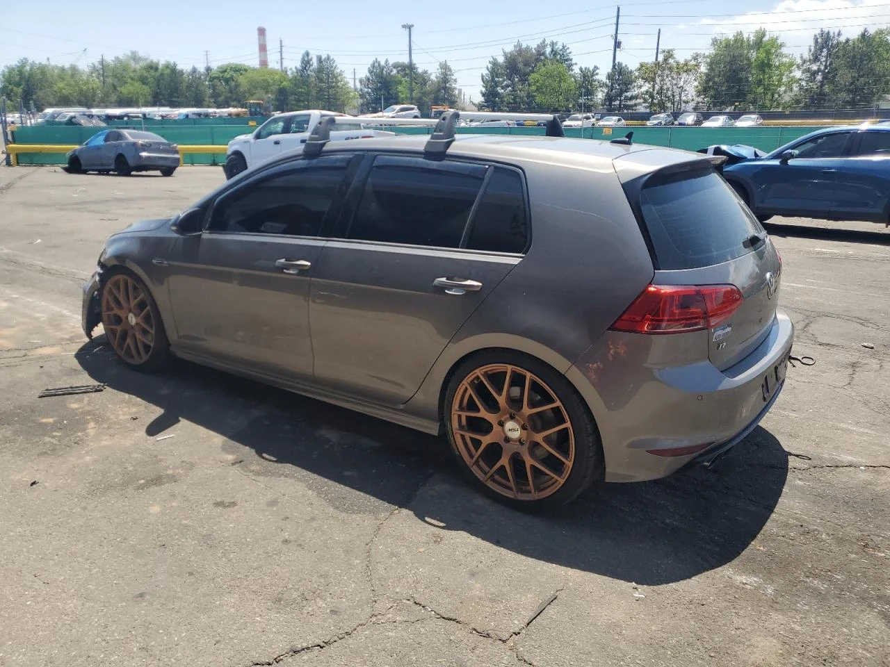 VW Golf R 2.0T 4x4 - изображение 3