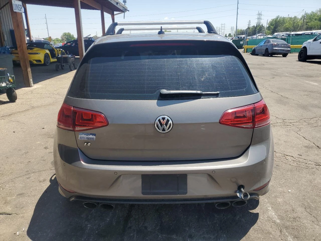 VW Golf R 2.0T 4x4 - изображение 6