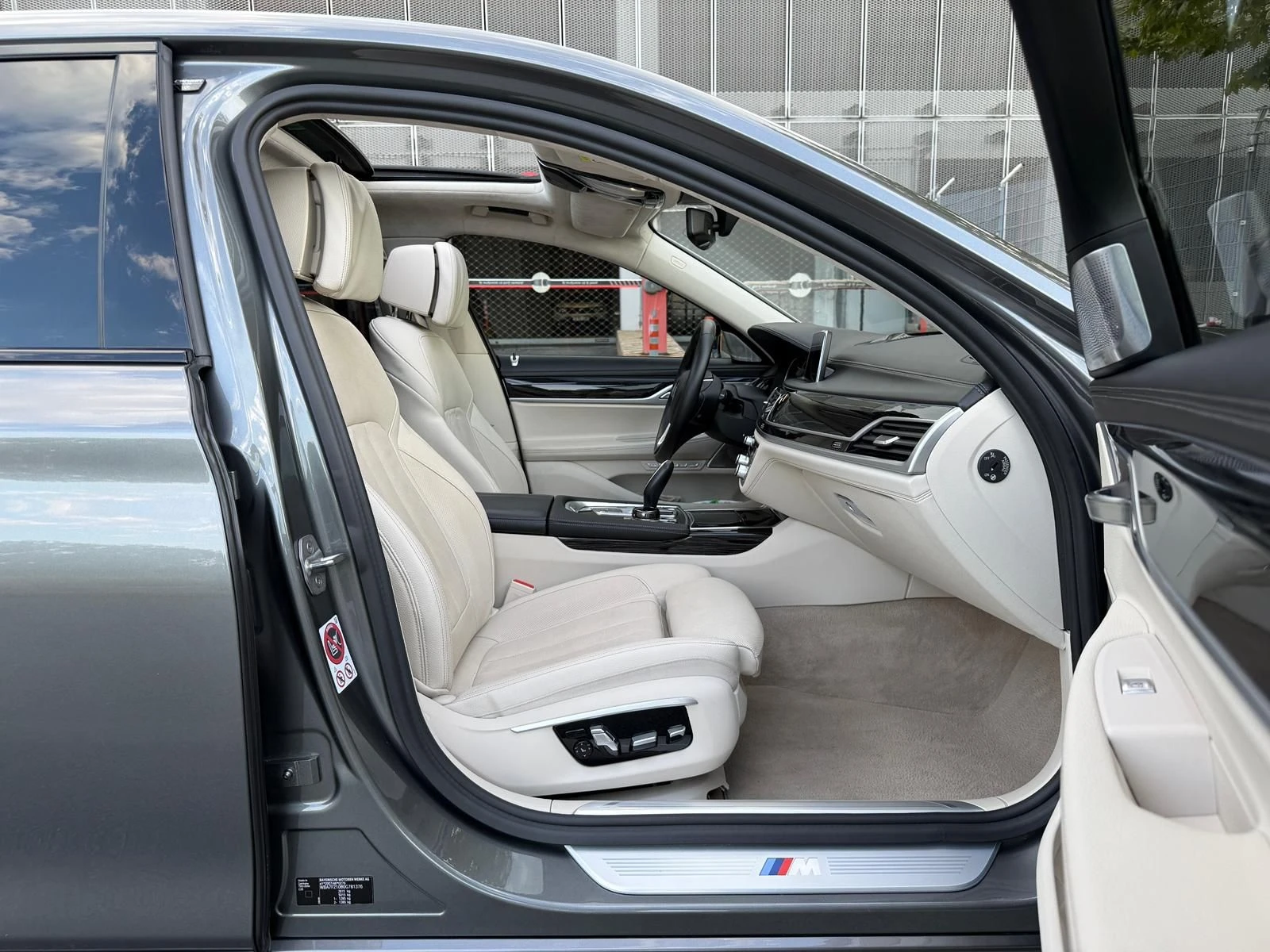 BMW 750 Li xDrive M-Sport - изображение 5