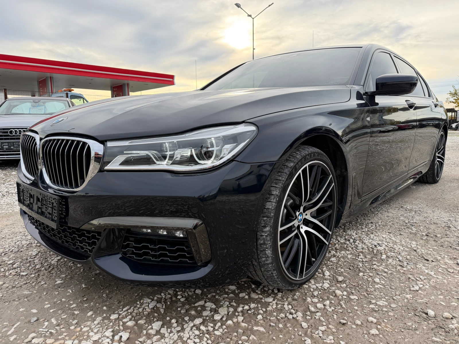 BMW 750 M-PACK HEAD-UP SOFT CLOSE - изображение 3