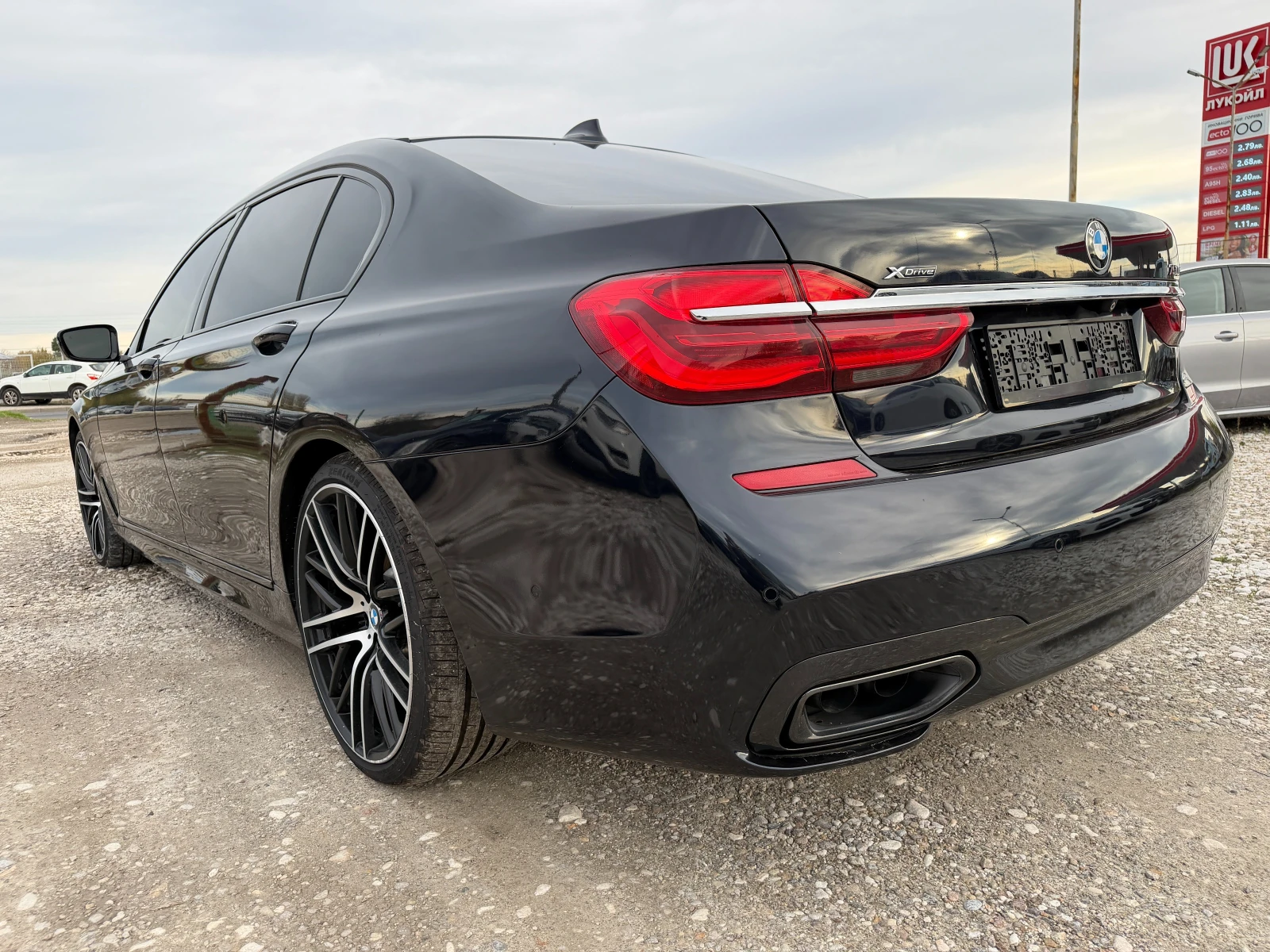 BMW 750 M-PACK HEAD-UP SOFT CLOSE - изображение 4