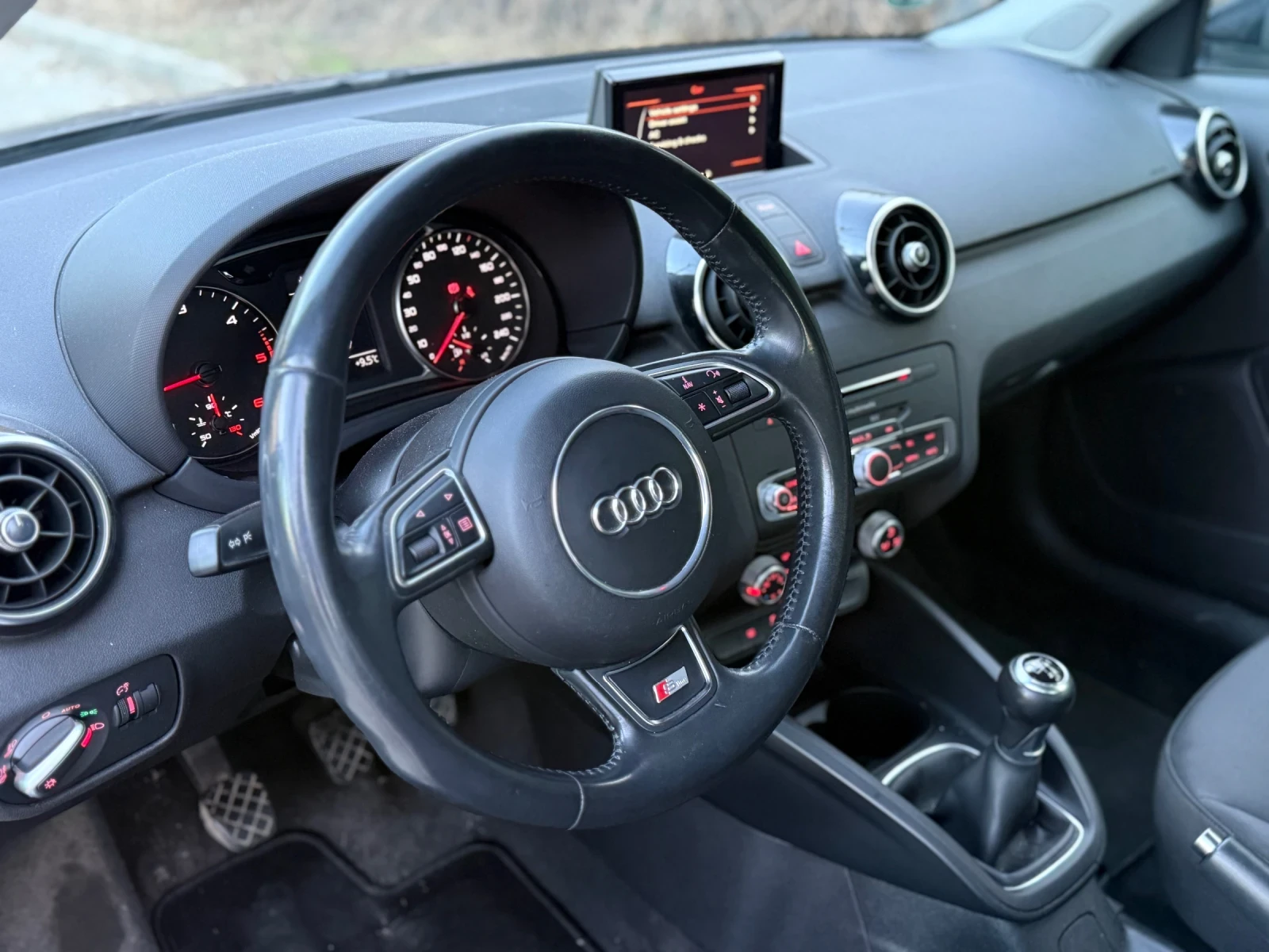 Audi A1 S LINE * PARKTRONIC * BLUETOOTH * NAVI * LED  , снимка 10 - Автомобили и джипове - 53840303
