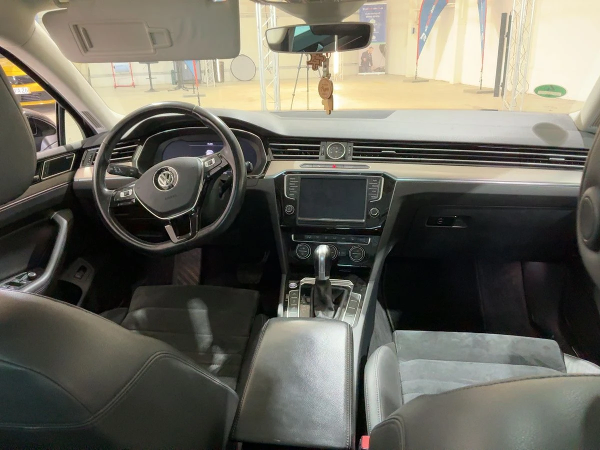 VW Passat 2.0TDI* 4х4* Highline* Dynaudio* DCC* Панорама, снимка 8 - Автомобили и джипове - 54190444