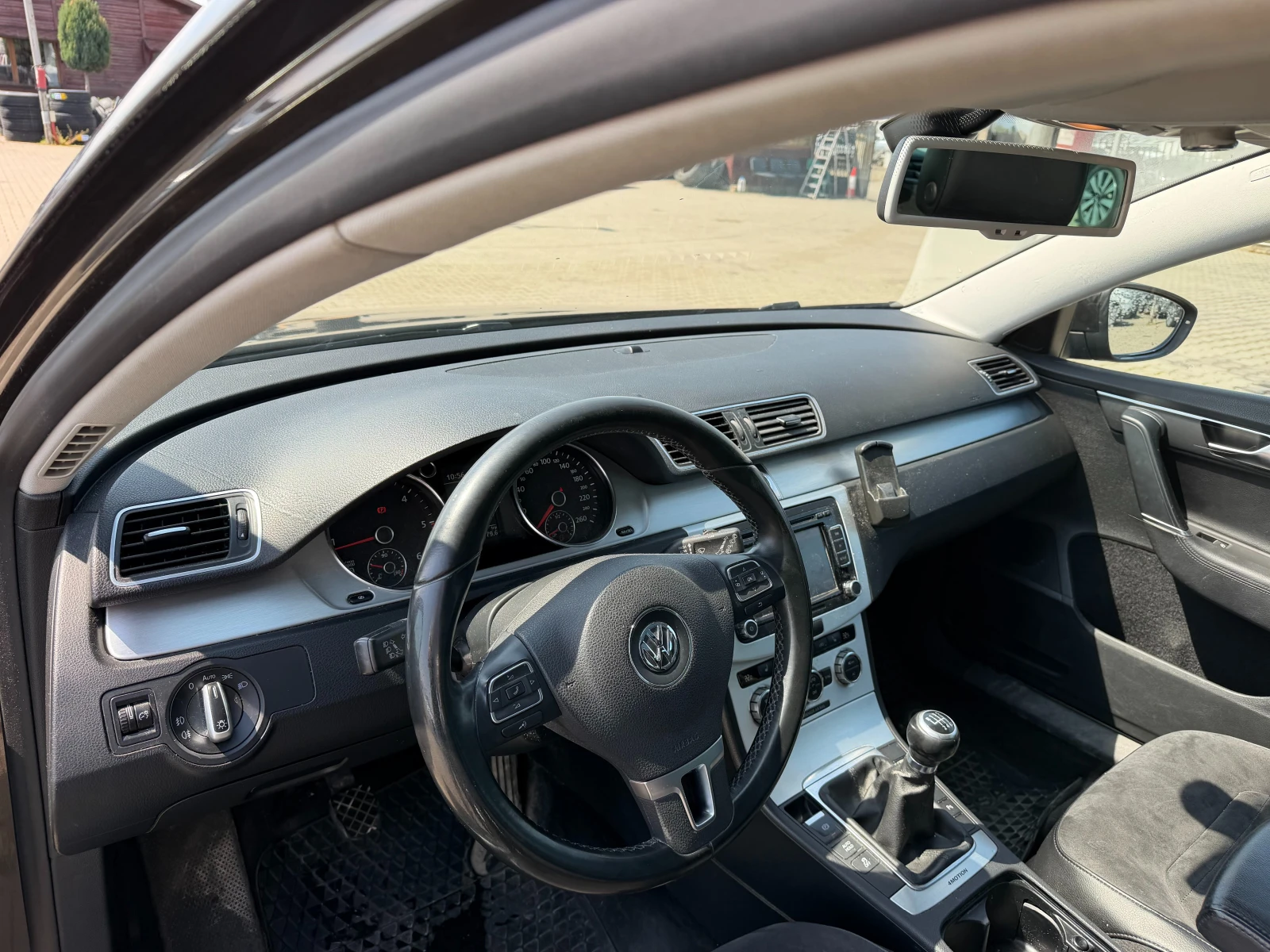 VW Passat 2.0TDI 4MOTION KOJA/NAVI/PANORAMA EURO 5, снимка 14 - Автомобили и джипове - 54355380
