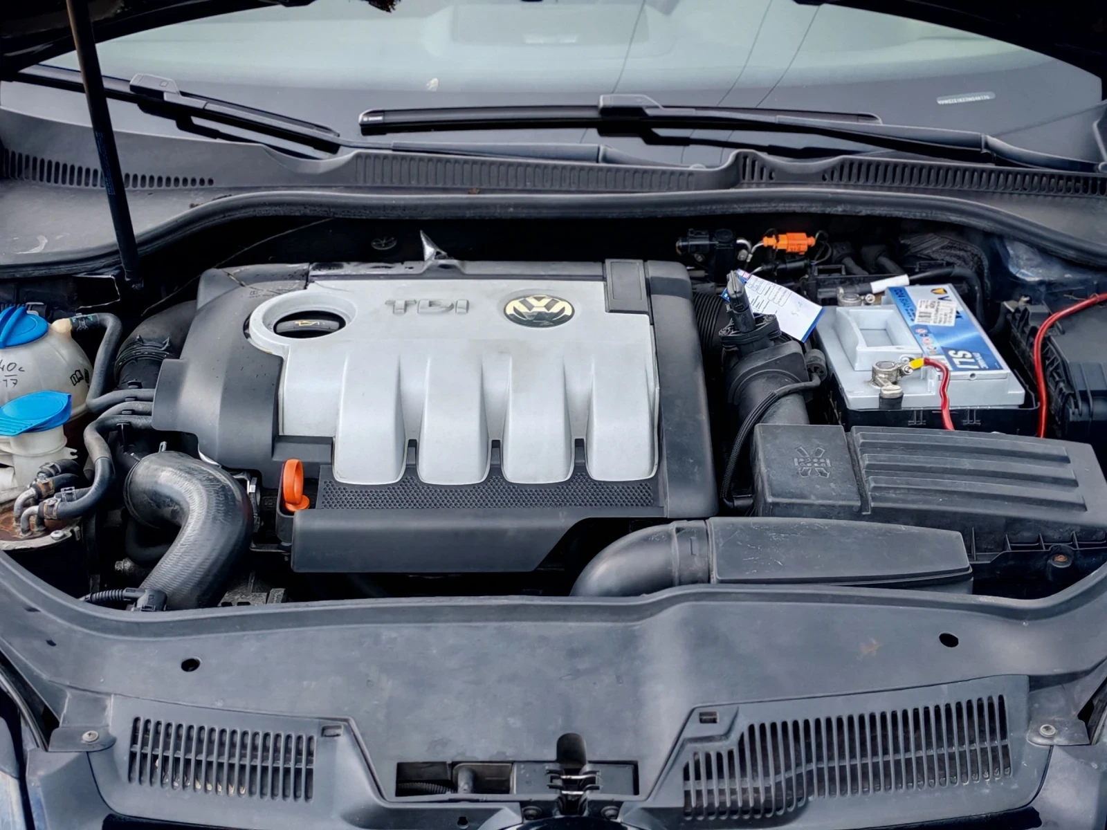 VW Golf 1.9TDI(105)* 6-СКОРОСТИ* FACELIFT* ANDROID* , снимка 17 - Автомобили и джипове - 54873748