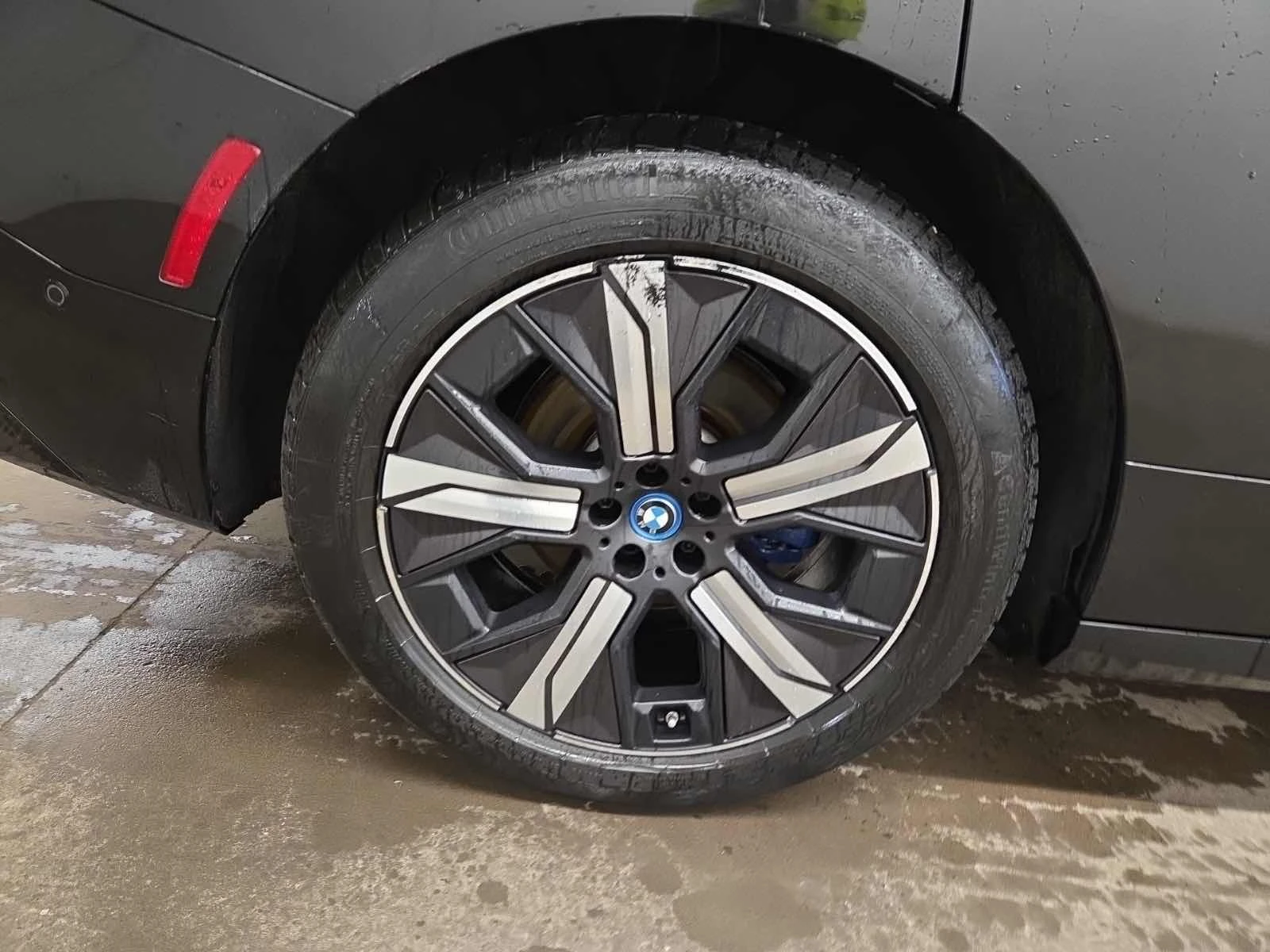 BMW iX 40 xDrive Нова Батерия, снимка 17 - Автомобили и джипове - 54877867