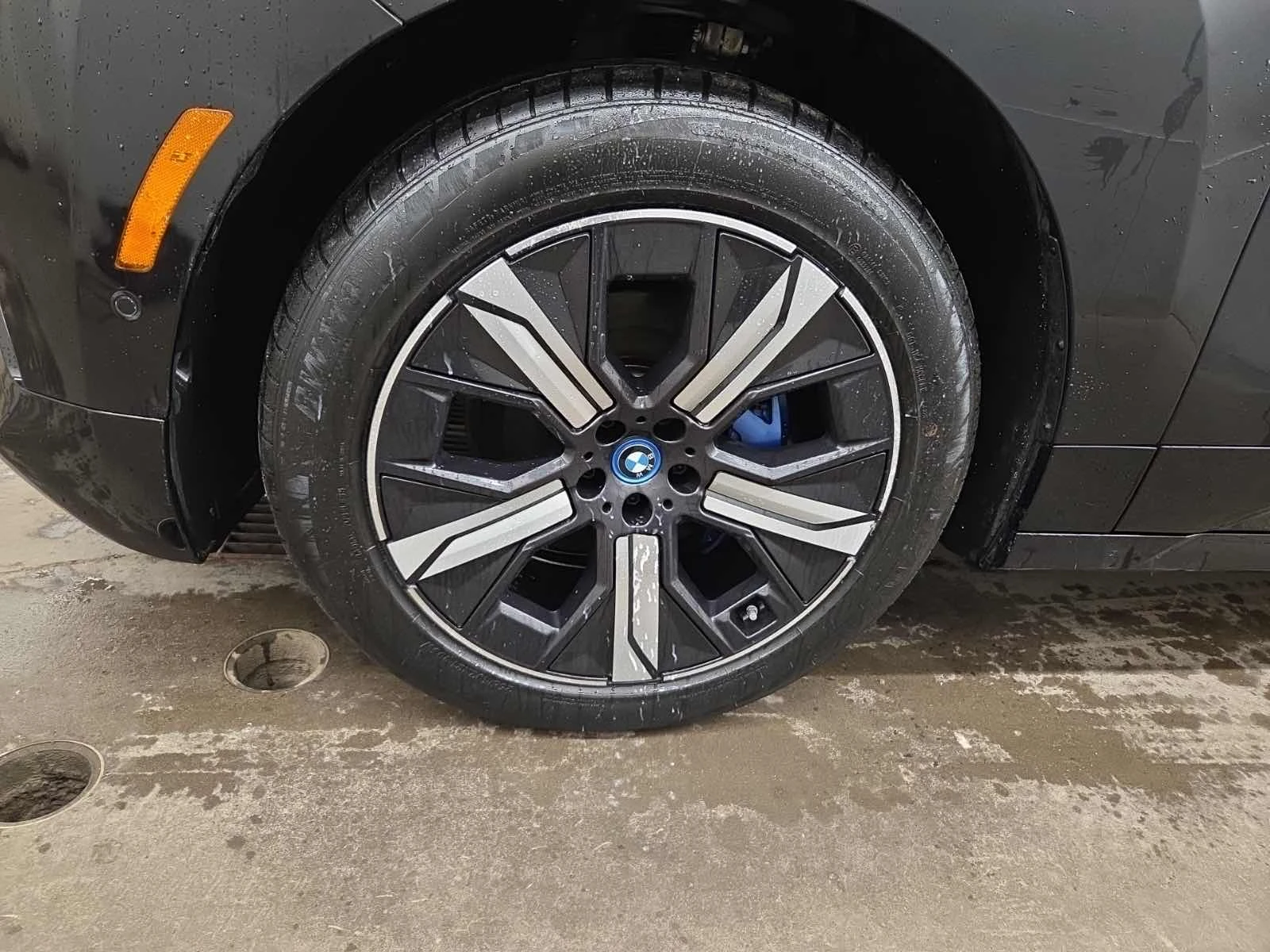 BMW iX 40 xDrive Нова Батерия, снимка 14 - Автомобили и джипове - 54877867