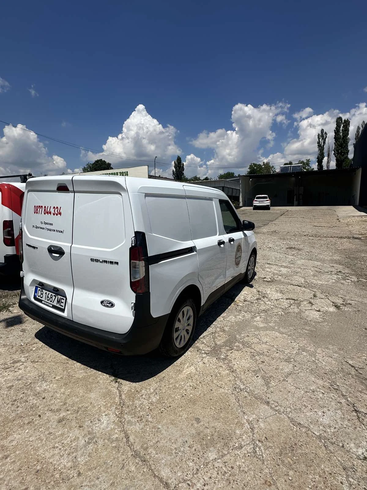 Ford Courier  1.0 Ecoboost / Бензин / 100 к.с , снимка 5 - Автомобили и джипове - 54957539