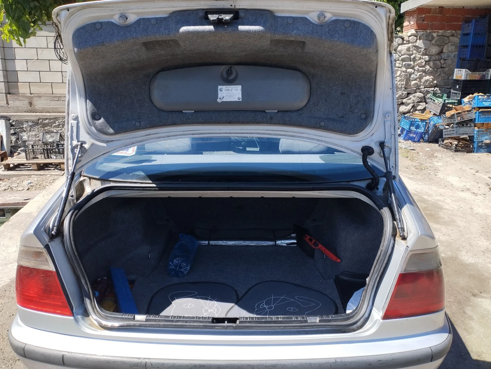 BMW 320, снимка 9 - Автомобили и джипове - 55974146