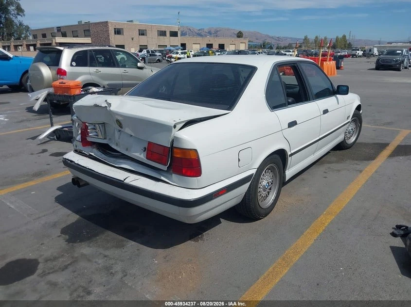 BMW 540 4.0L V8 FI DOHC 32V* КЛИП НА МОТОРА* CARFAX, снимка 4 - Автомобили и джипове - 56152568