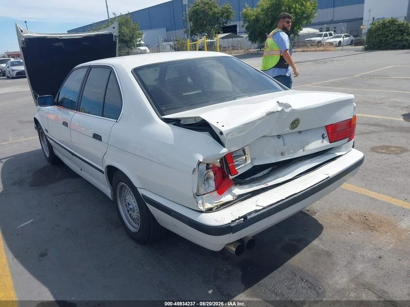 BMW 540 4.0L V8 FI DOHC 32V* КЛИП НА МОТОРА* CARFAX, снимка 6 - Автомобили и джипове - 56152568