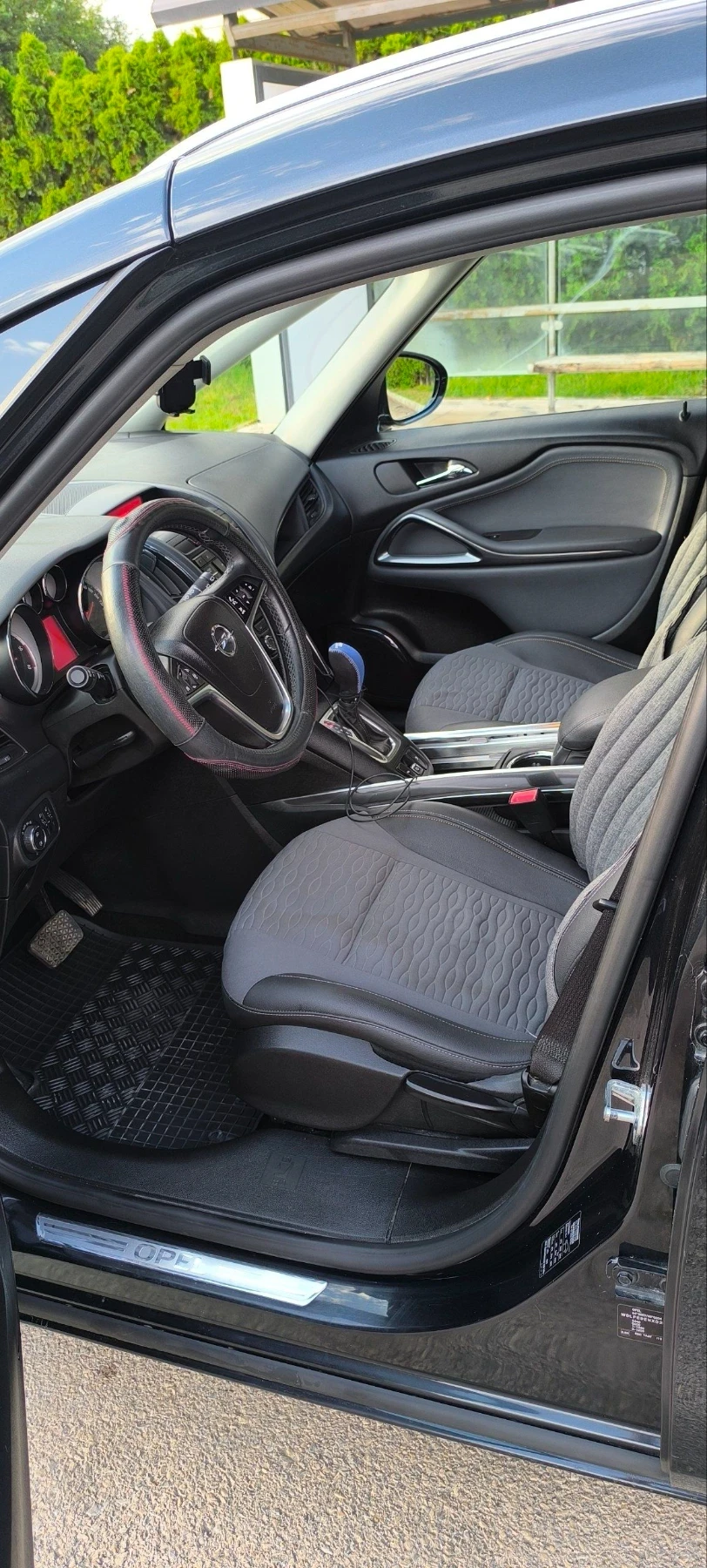 Opel Zafira Tourer , снимка 14 - Автомобили и джипове - 56278201